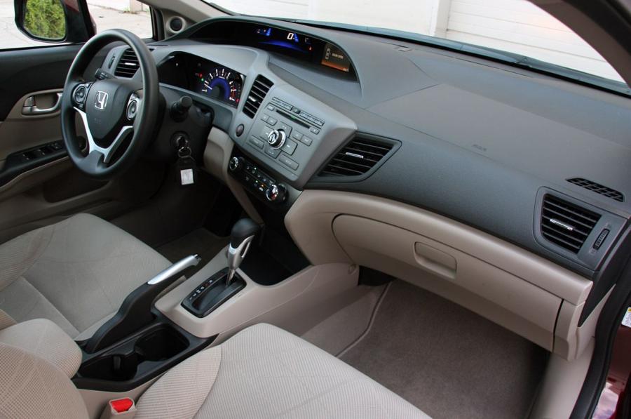 Honda Civic EX Sedan 2012 года  (фото 25 из 36)